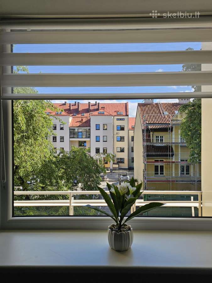 Parduodamas 2k. renovuotas butas centre - nuotraukos Nr. 2