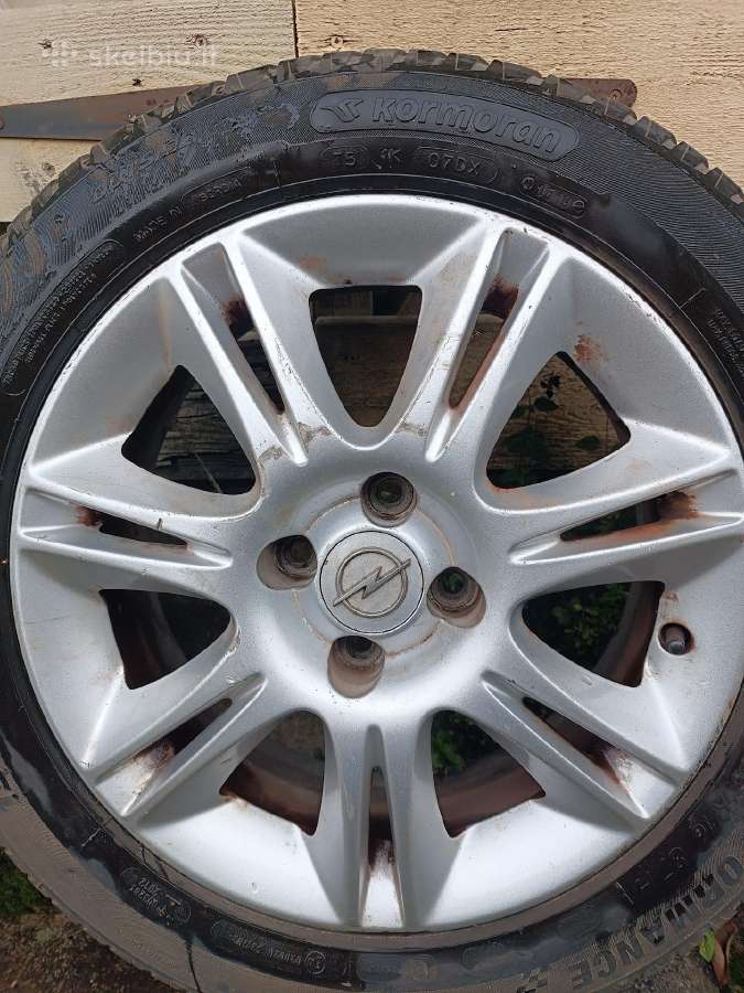 Opel Corsa ratlankiai su padangomis - nuotraukos Nr. 4