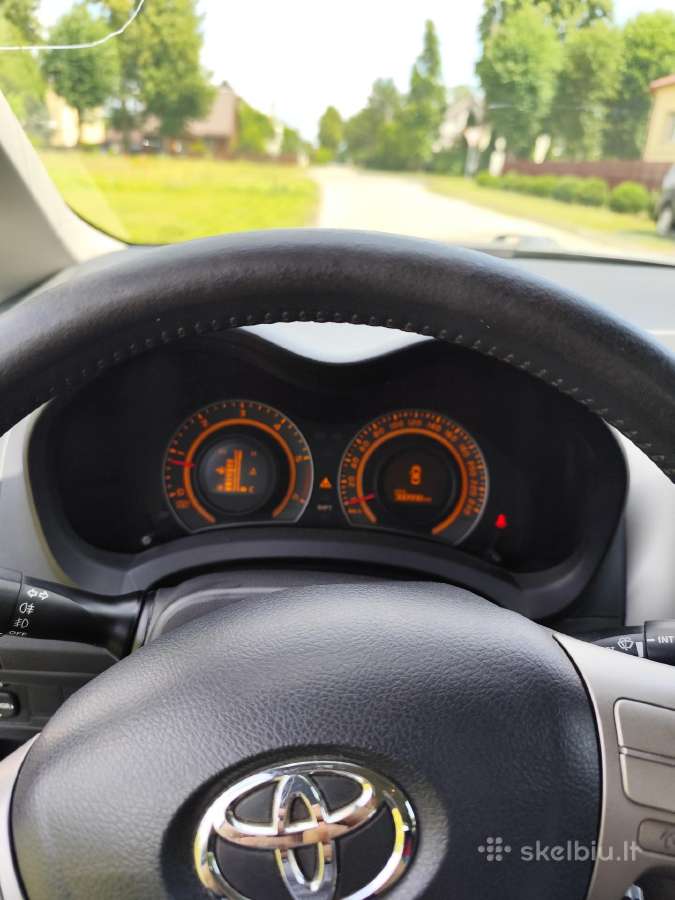Toyota Auris - nuotraukos Nr. 6