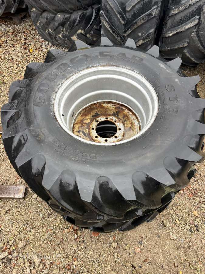 24,5r32 (650/75r32) Goodyear kombaino ratai - nuotraukos Nr. 4
