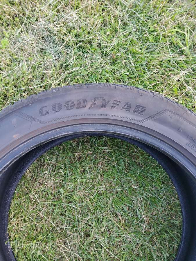 Goodyear Ultragrip Performance3 M+s 255/45 R20 - nuotraukos Nr. 3