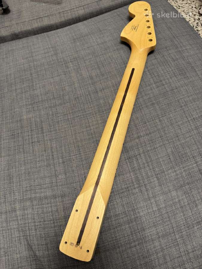 Squier Sonic Mustang Mn originalus klevo grifas - nuotraukos Nr. 2