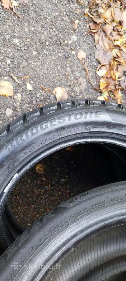 Parduodu žiemines padangas Brigstone 215/50 R17 - nuotraukos Nr. 2