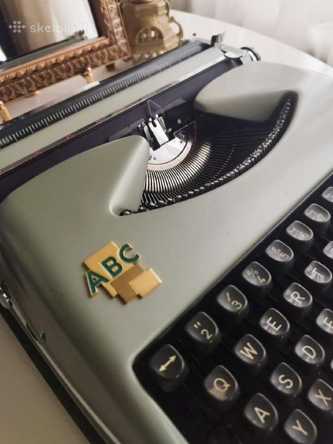 Veikianti 1950- 1960- ųjų Abc rašomoji mašinėlė - nuotraukos Nr. 5