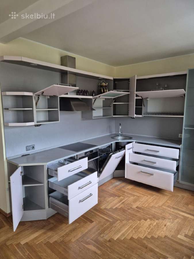 Virtuvės baldų komplektas su buitine technika - nuotraukos Nr. 2