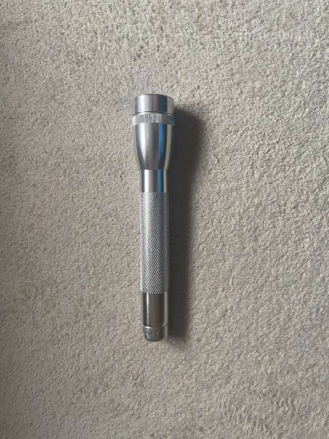 „Mini Maglite Aa“ sidabrinės spalvos žibintuvėlis - nuotraukos Nr. 2
