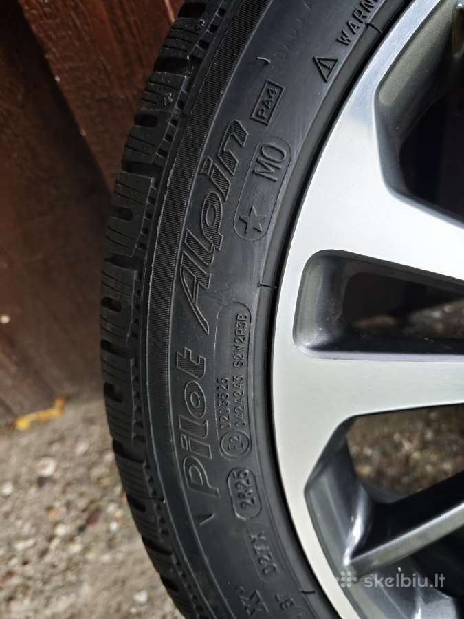 Apynaujės žieminės padangos Michelin 245/45 r18 - nuotraukos Nr. 8