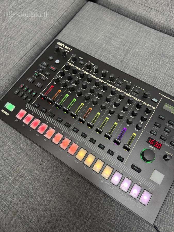 Roland Tr-8s – ritmo mašina - nuotraukos Nr. 3