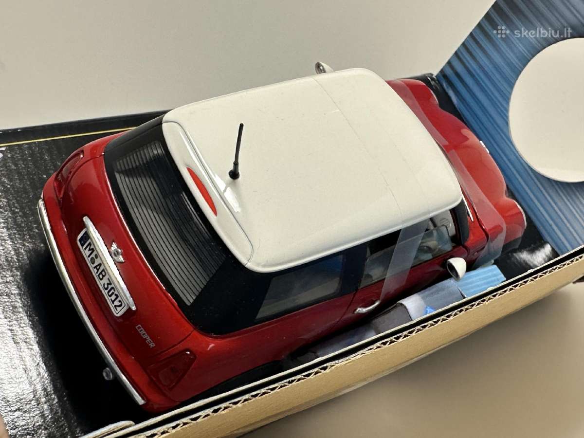 Mini Cooper 2001 sarkans 1:18 Solido - nuotraukos Nr. 5