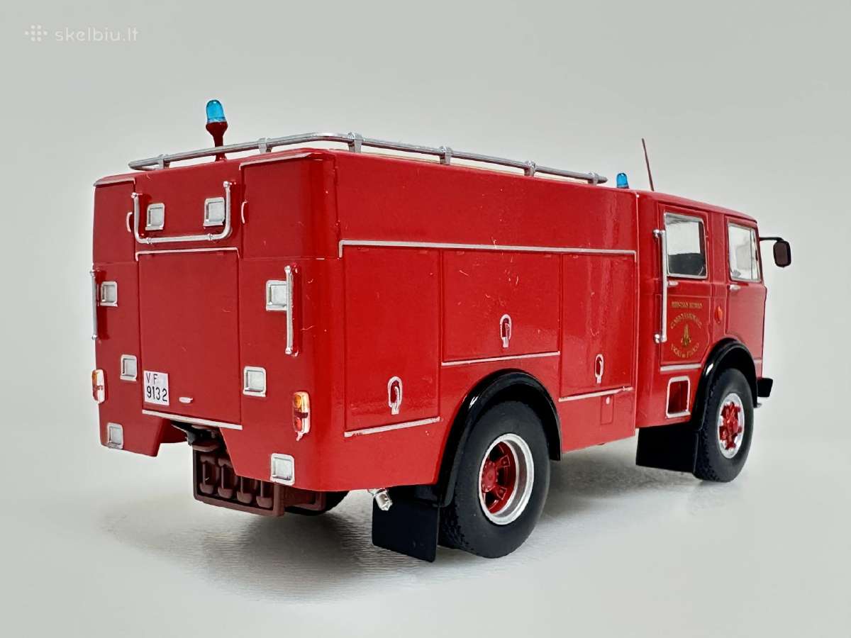 Om Fiat 150 1968 gaisrinė raudona 1:43 IXO Alta - nuotraukos Nr. 4