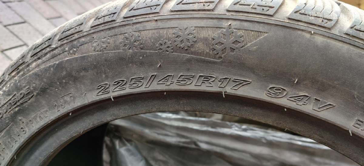 Žieminės padangos Roadstone Winguard Sport - nuotraukos Nr. 4