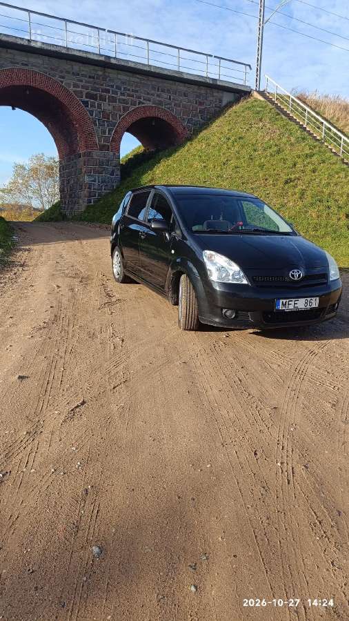 Parduodu Automobilį „Toyota Corolla Verso“ - nuotraukos Nr. 4