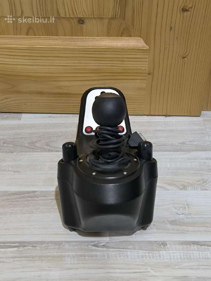Logitech G27 simuliatorius - nuotraukos Nr. 3