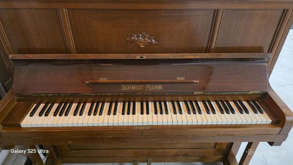 Parduodami du kokybiški šveicariški pianinai - nuotraukos Nr. 2