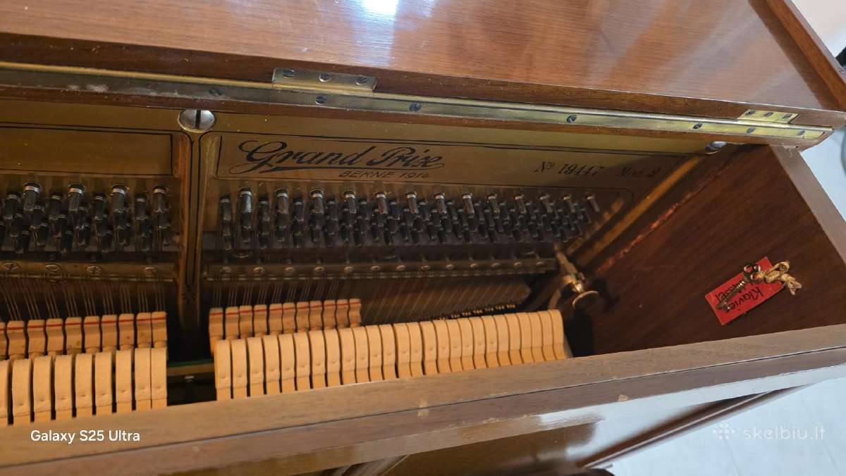 Parduodami du kokybiški šveicariški pianinai - nuotraukos Nr. 3