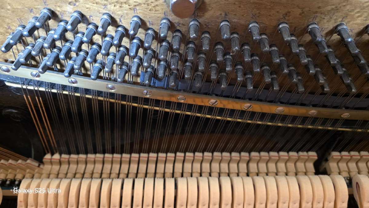 Parduodami du kokybiški šveicariški pianinai - nuotraukos Nr. 11