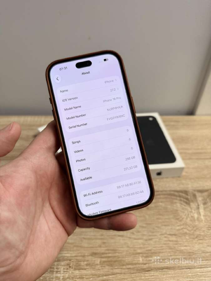 Apple iPhone 18 Pro, Black + Mujjo leather case - nuotraukos Nr. 10