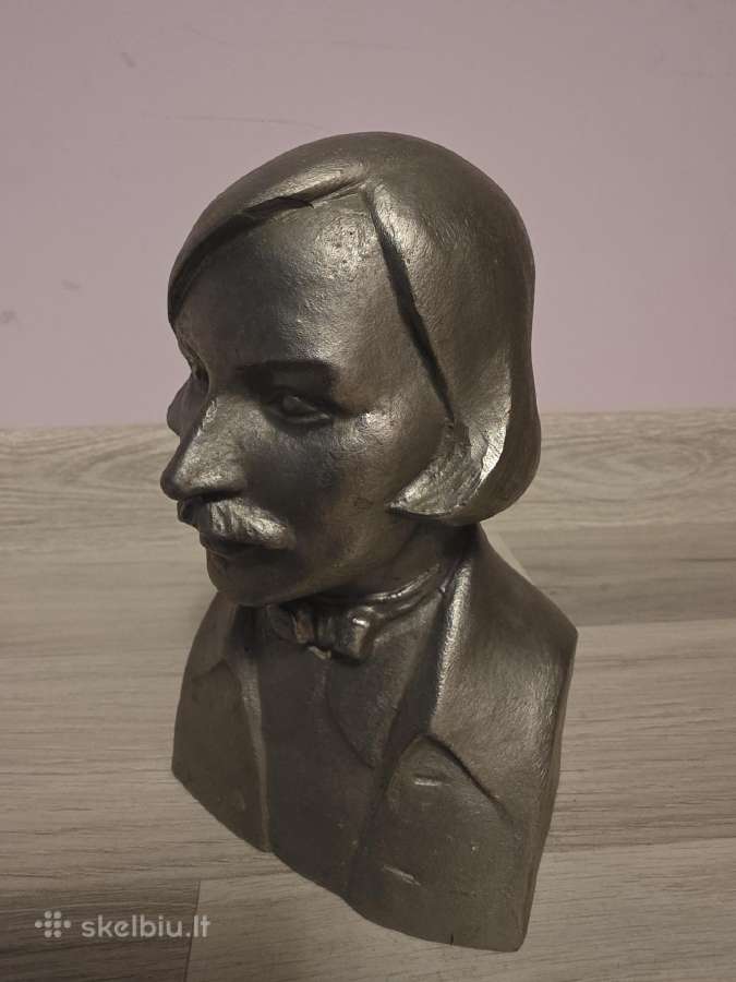 Nikolajaus Gogolio biustas - nuotraukos Nr. 3