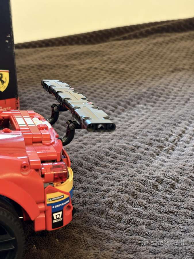 Lego #42125 Ferrari 488 Gte - nuotraukos Nr. 4