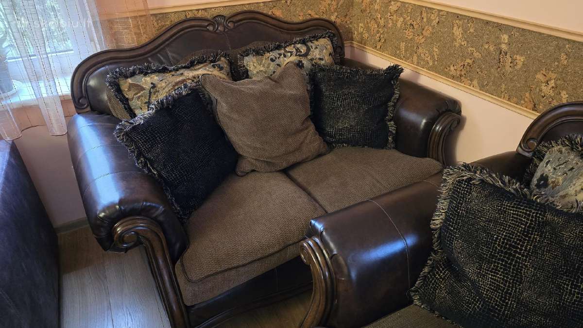 Parduodamas elegantiškas sofų komplektas (3+2) - nuotraukos Nr. 2