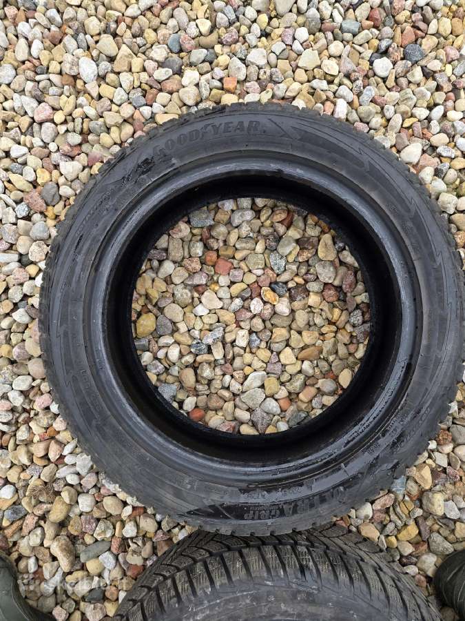 Goodyear Ultragrip žieminės padangos 225/50 R18 - nuotraukos Nr. 4