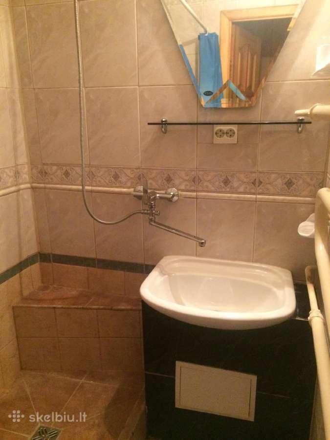 Butukas prie ežero ir parko. - nuotraukos Nr. 7