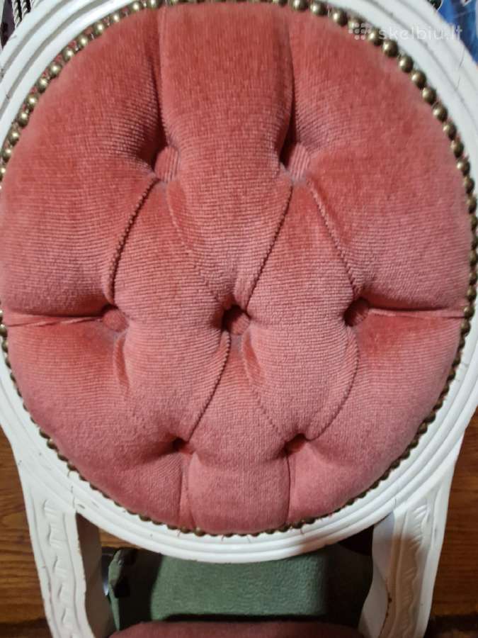 Vintage riedučiai, piramidės, senovinė kėdė rokoko - nuotraukos Nr. 4