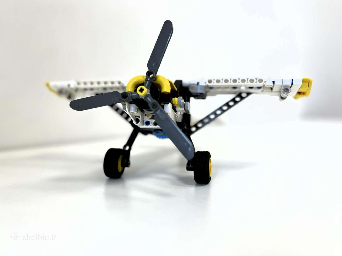 Lego Technic 42198 Brush Plane - nuotraukos Nr. 2