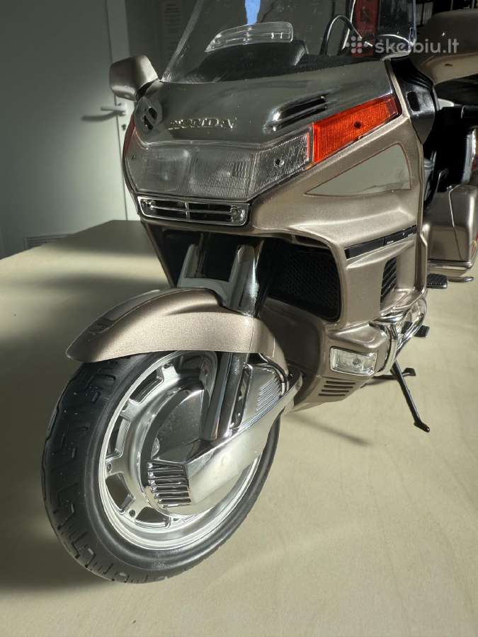 Motociklo modelis„honda Goldwing 1500 Se“,1:6 - nuotraukos Nr. 9
