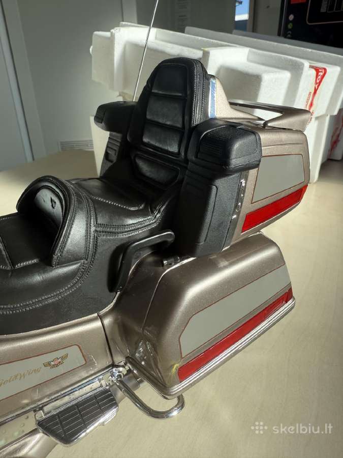 Motociklo modelis„honda Goldwing 1500 Se“,1:6 - nuotraukos Nr. 11