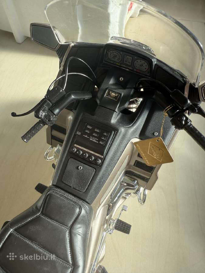 Motociklo modelis„honda Goldwing 1500 Se“,1:6 - nuotraukos Nr. 22