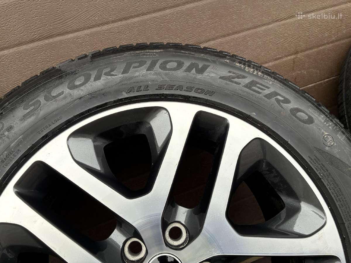 Land Rover Defender R20 ratai su Pirelli padangomi - nuotraukos Nr. 14