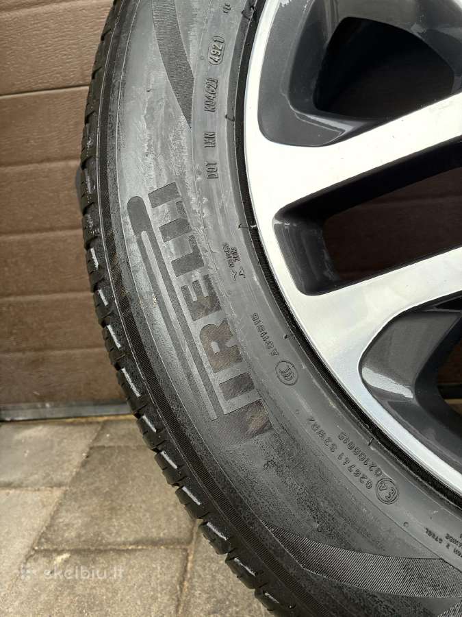 Land Rover Defender R20 ratai su Pirelli padangomi - nuotraukos Nr. 15