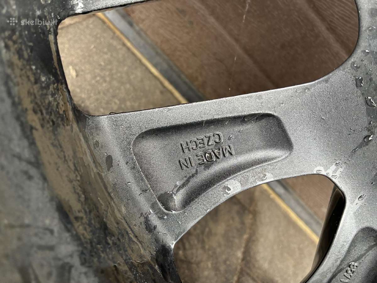 Land Rover Defender R20 ratai su Pirelli padangomi - nuotraukos Nr. 19
