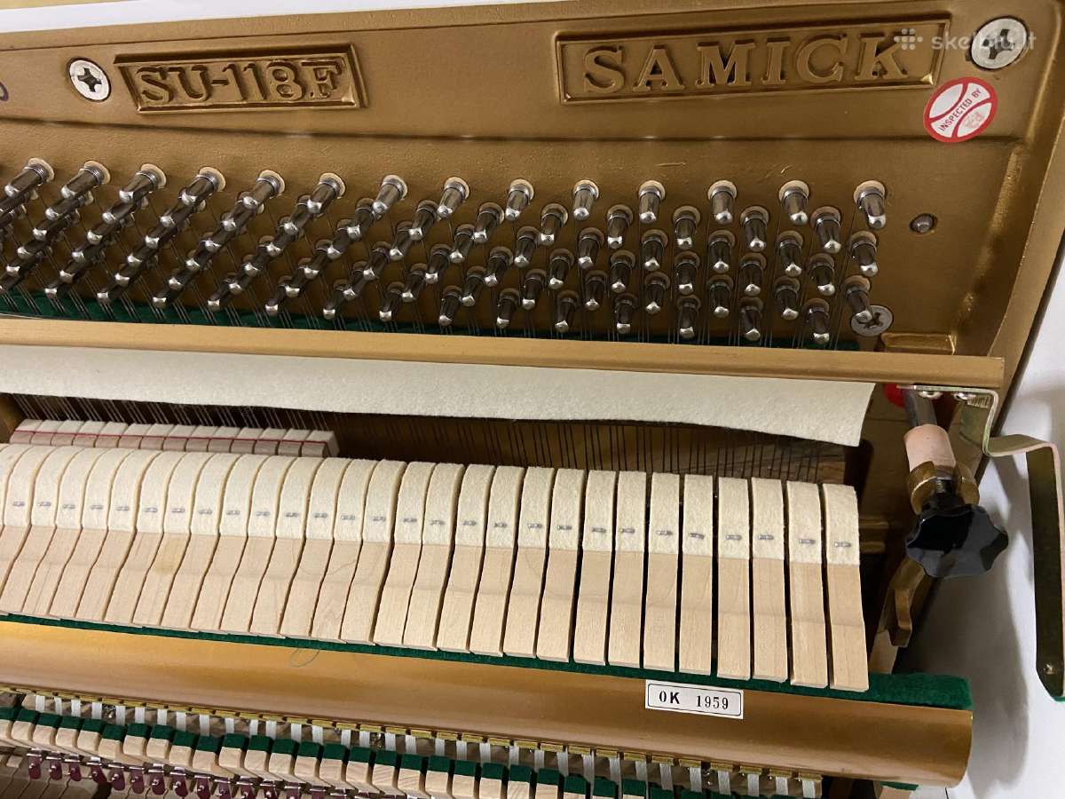 Pianinas baltas blizgus pianinas Samick 118 F 2004 - nuotraukos Nr. 4