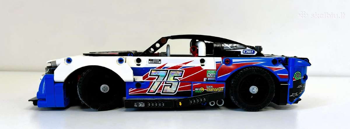 Lego Technic42153 Nascar next Gen Chevrolet Camaro - nuotraukos Nr. 4