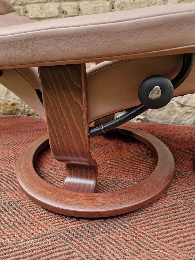 Ekornes poilsio fotelis/reglaineris su pakoju - nuotraukos Nr. 7