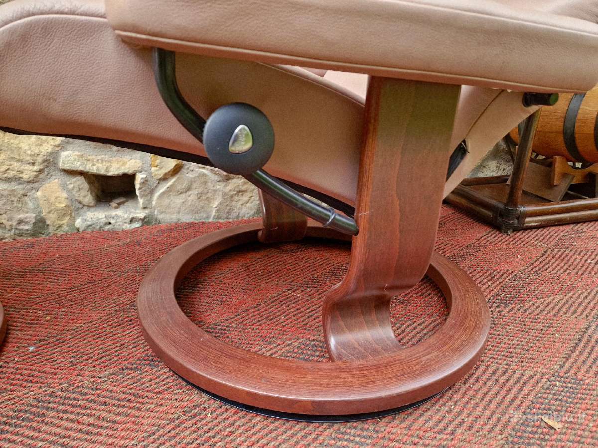 Ekornes poilsio fotelis/reglaineris su pakoju - nuotraukos Nr. 21
