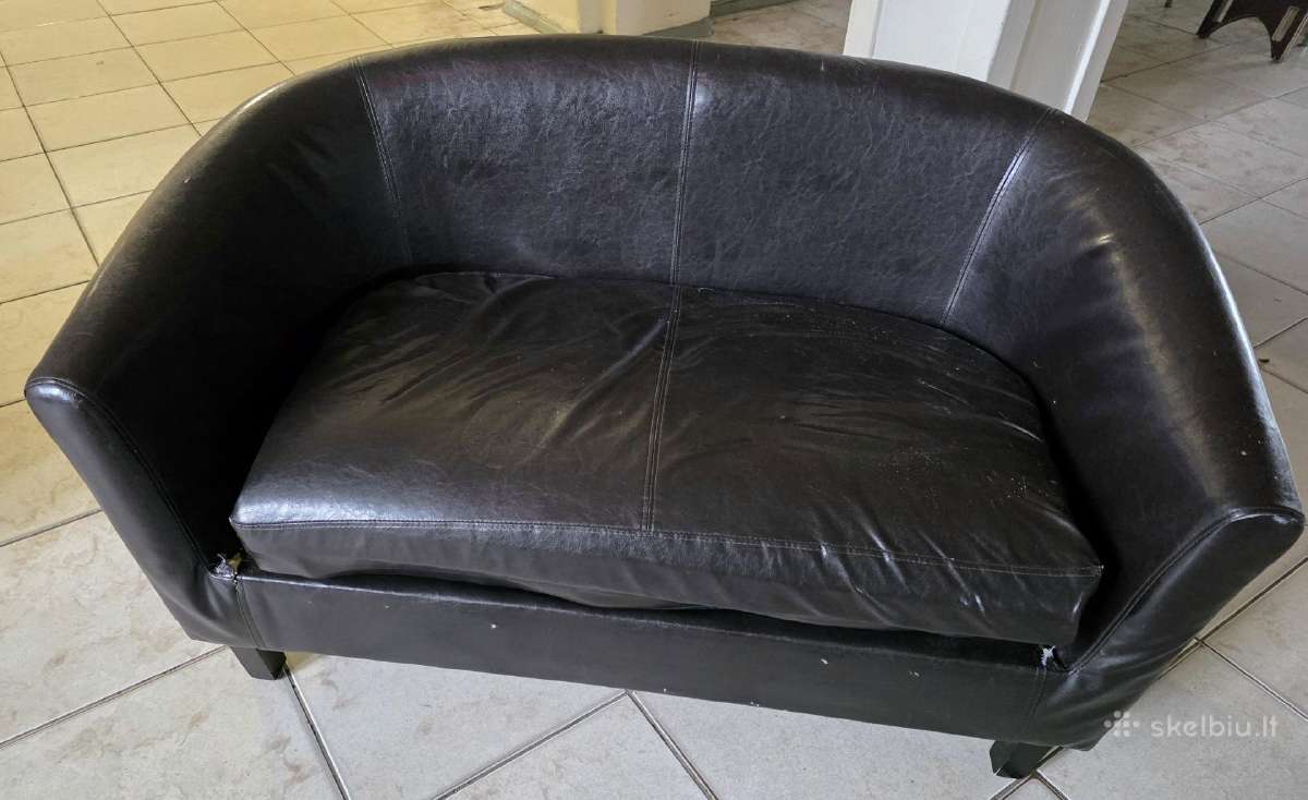 Odinė juoda sofa - nuotraukos Nr. 2