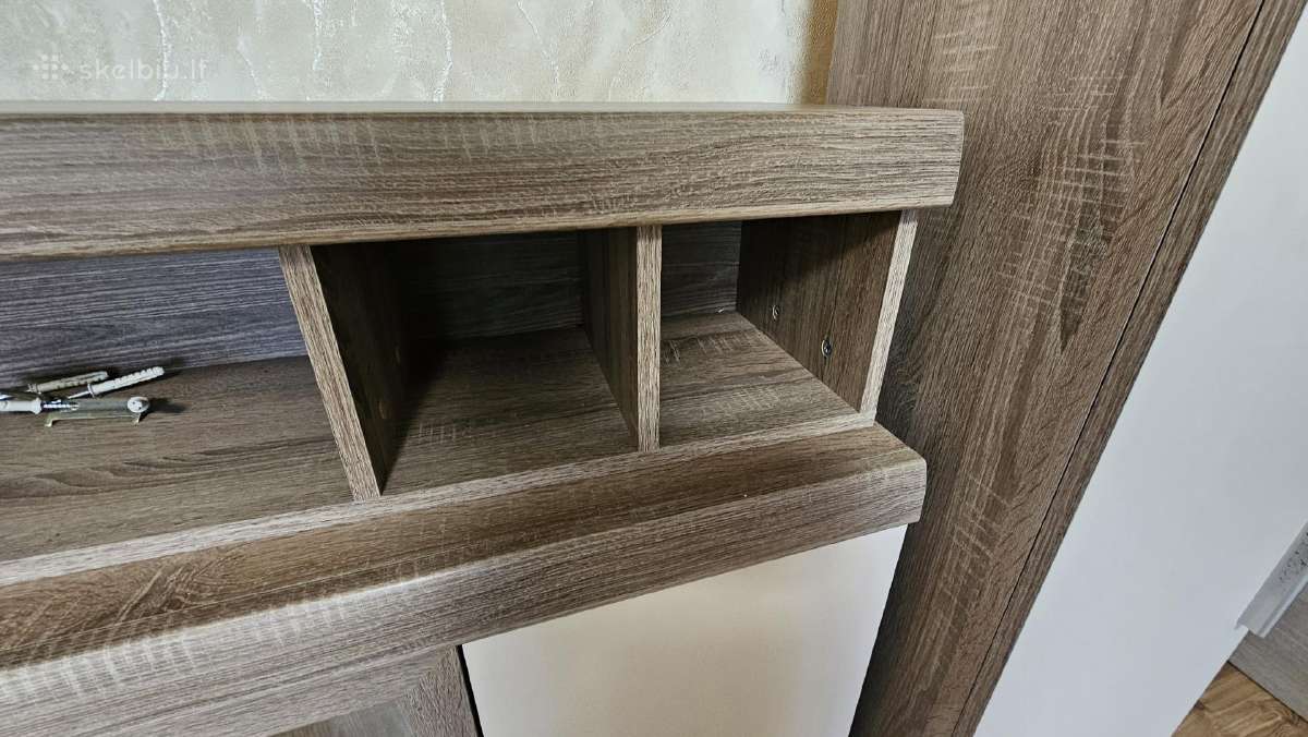 Trys spintelės, 2 pakabinamos, 1 pastatoma - nuotraukos Nr. 8