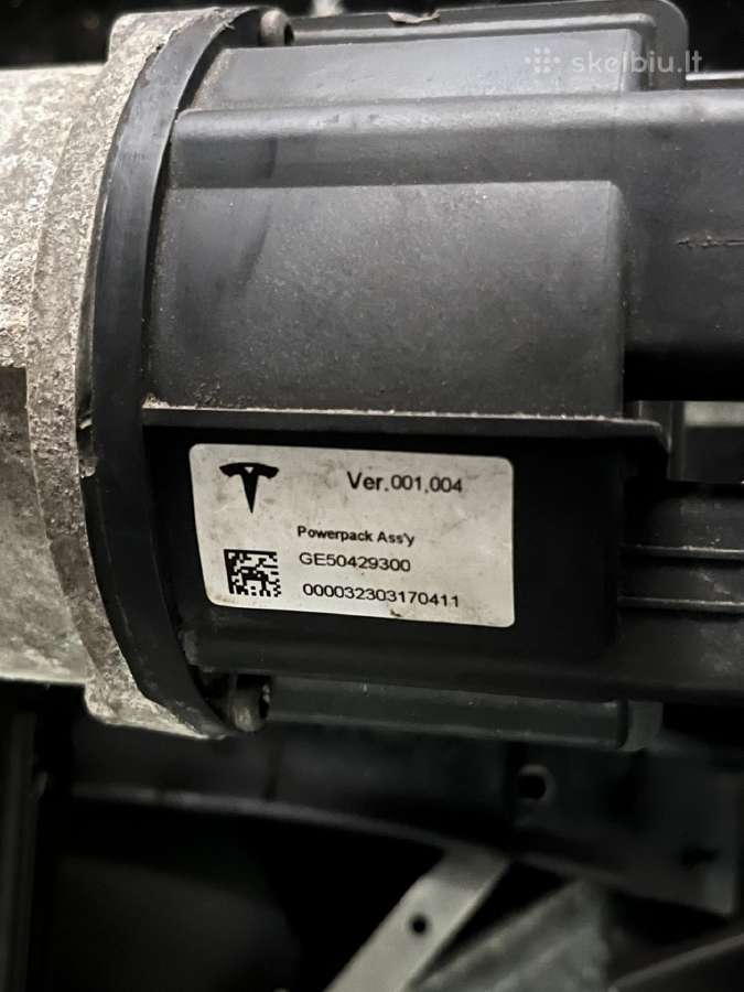 Tesla model s dalys - nuotraukos Nr. 8