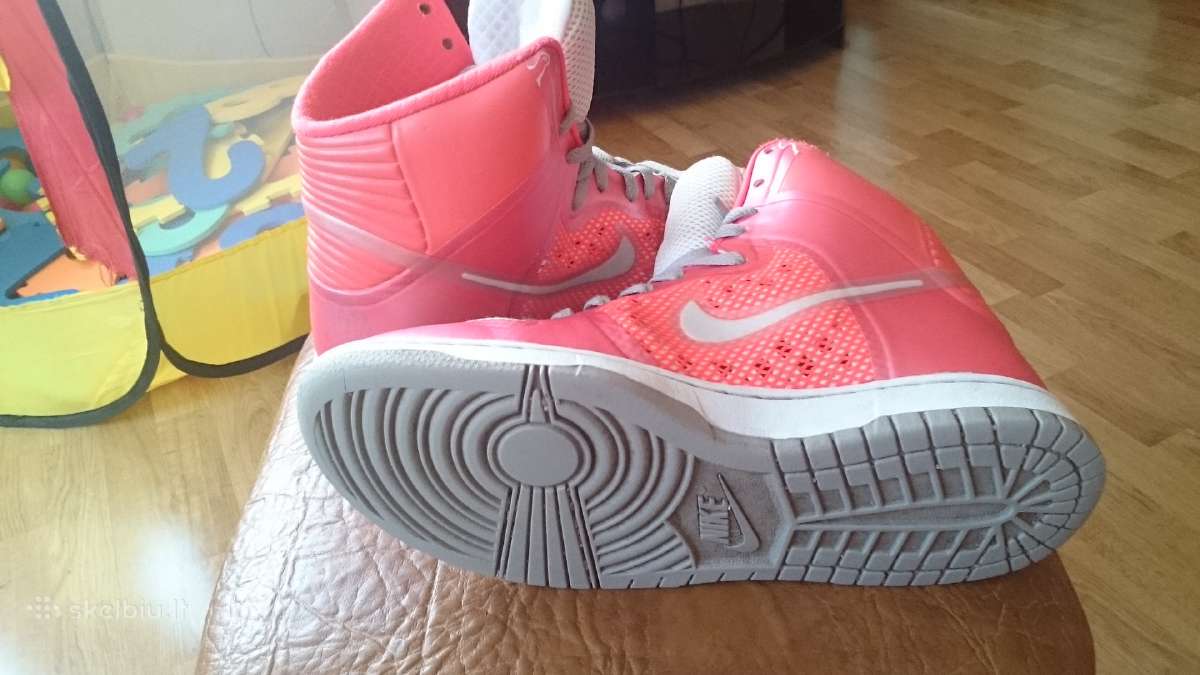 Nike kedukai - nuotraukos Nr. 2