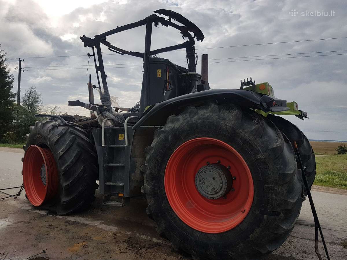 Traktorius Claas Xerion 3800 ardomas dalimis - nuotraukos Nr. 3