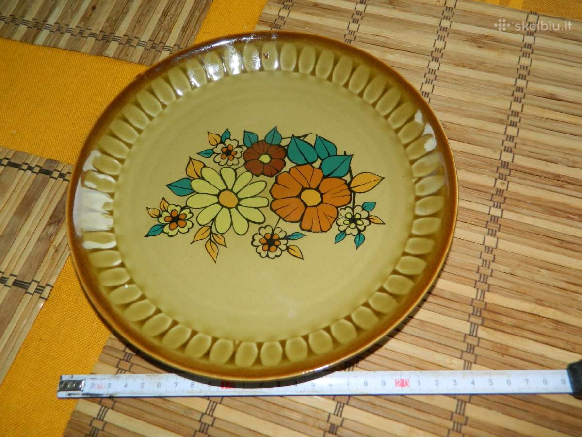 Lėkštės.