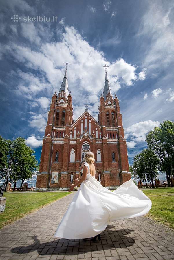 Vestuvinė suknelė
