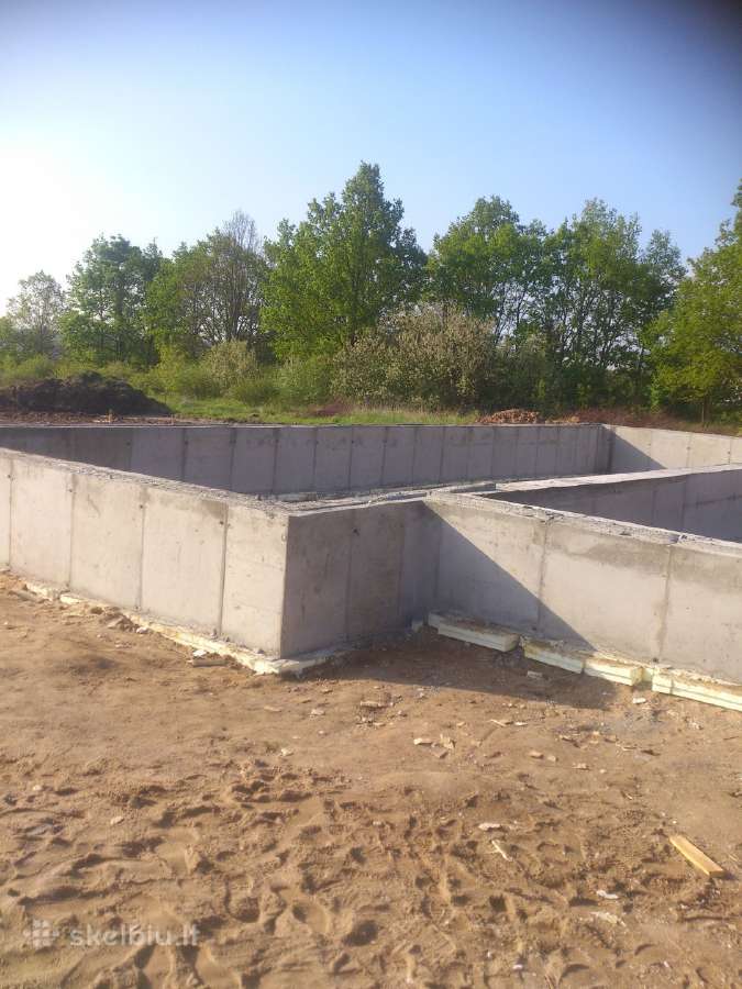 Statybininku brigada iesko darbo prie betonavimo - nuotraukos Nr. 6