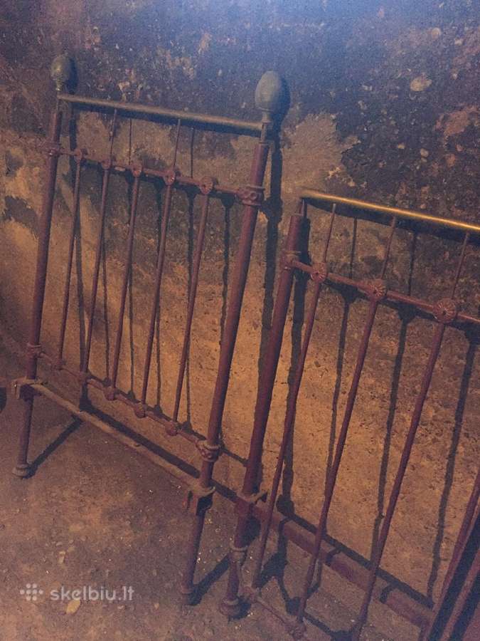 Metaline lova