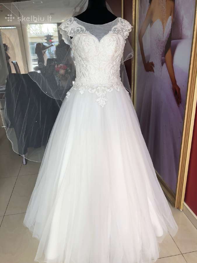 Elegantiška vestuvinė suknelė, pirkta užsienyje.