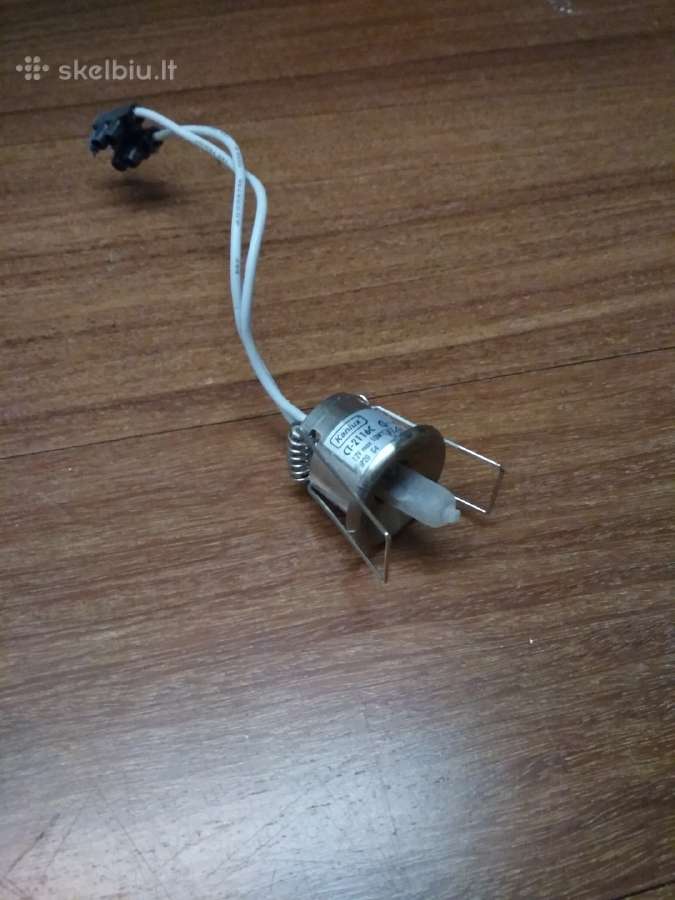 Įleidžiami į lubas naudoti šviestuvai