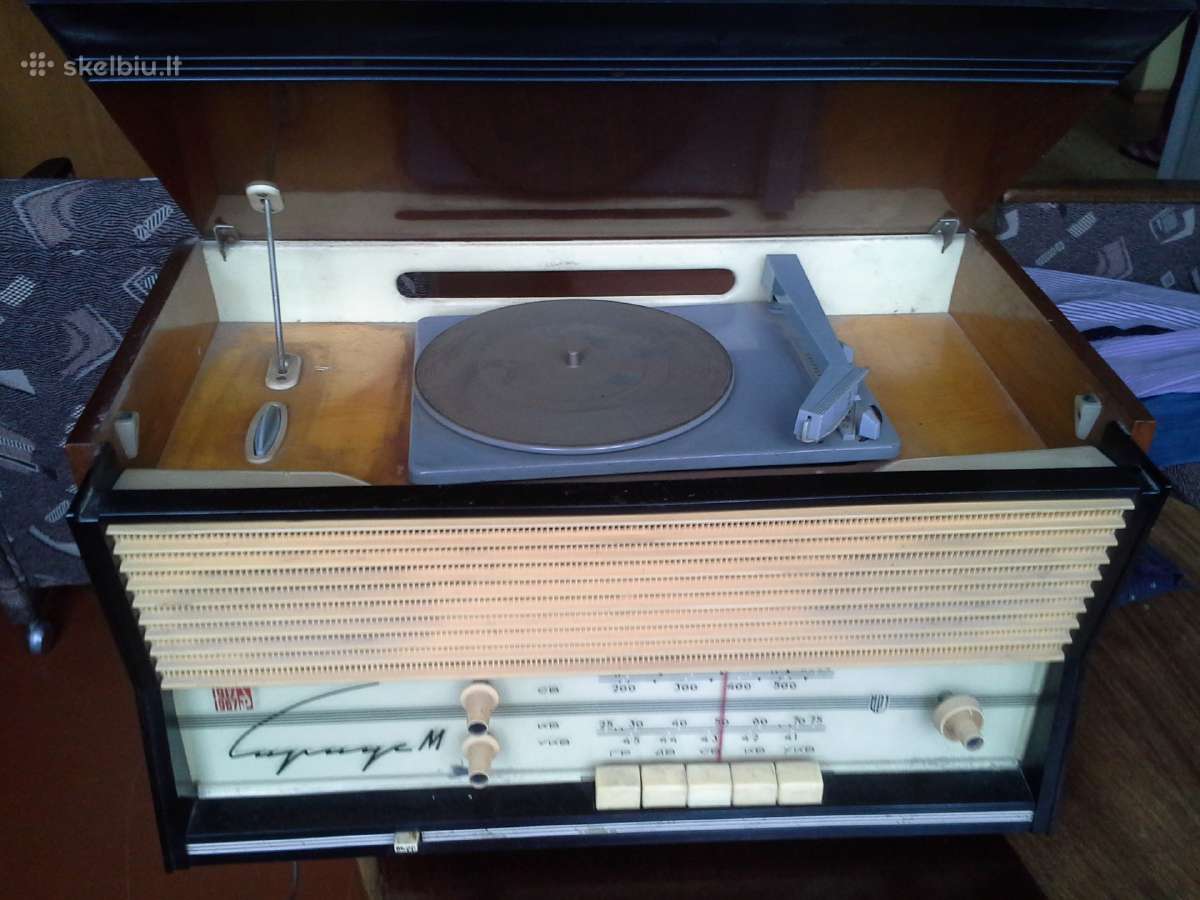 Radio aparatas-plokštelių grotuvas-1967m. Veikia